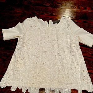 White flower detail shirt that can be worn day or night